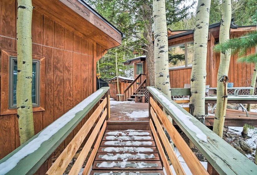 Cabin On Clear Creek: A Hobbits Retreat!