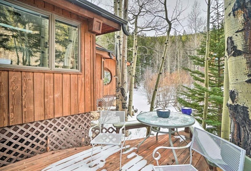 Cabin On Clear Creek: A Hobbits Retreat!