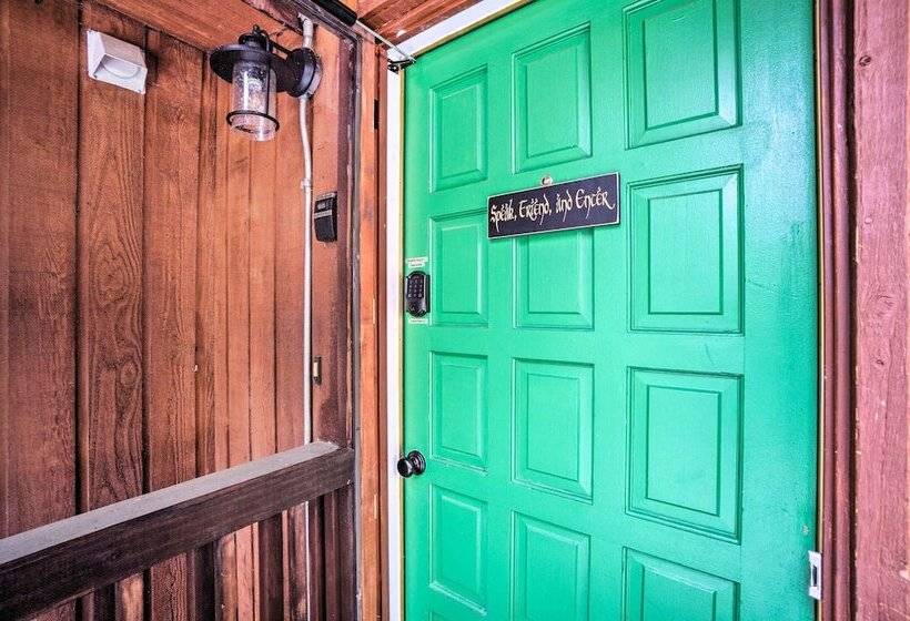 Cabin On Clear Creek: A Hobbits Retreat!