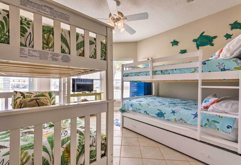 The  Summer Breeze  Retreat   Near Navarre Beach!