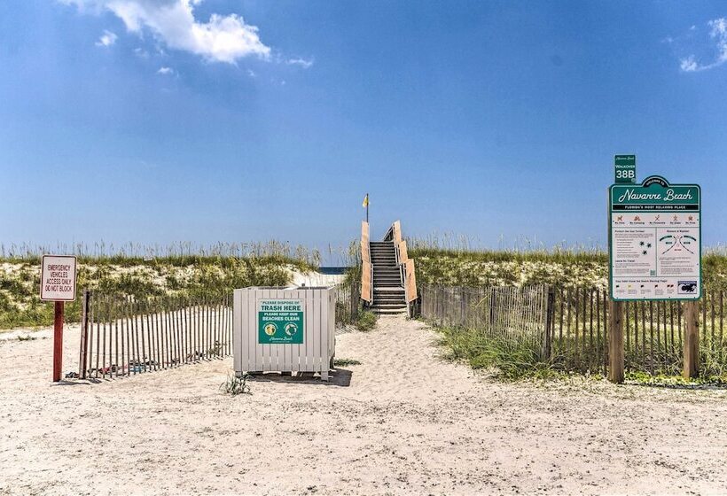 The  Summer Breeze  Retreat   Near Navarre Beach!