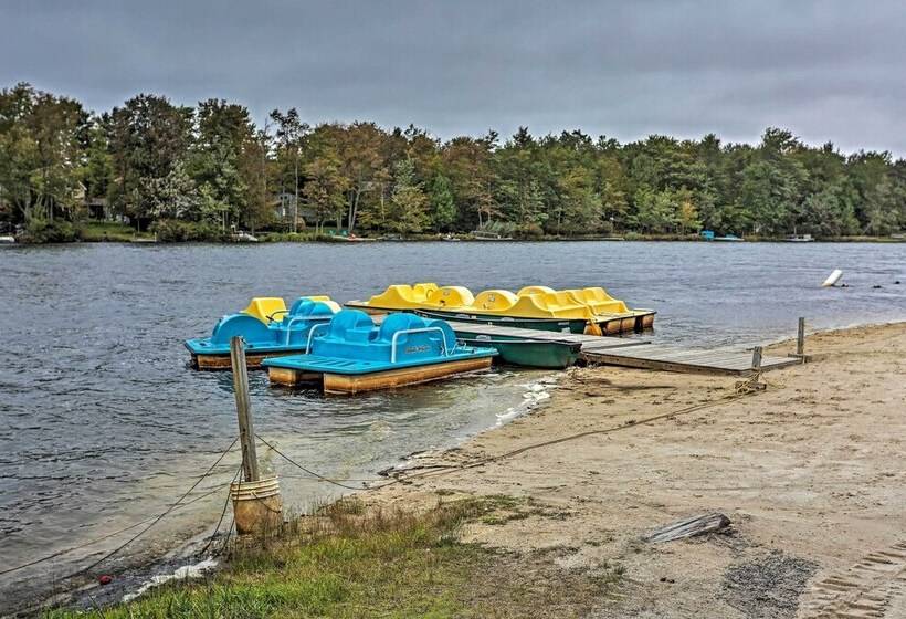 Jacuzzi & Resort Amenities: Tobyhanna Family Home!