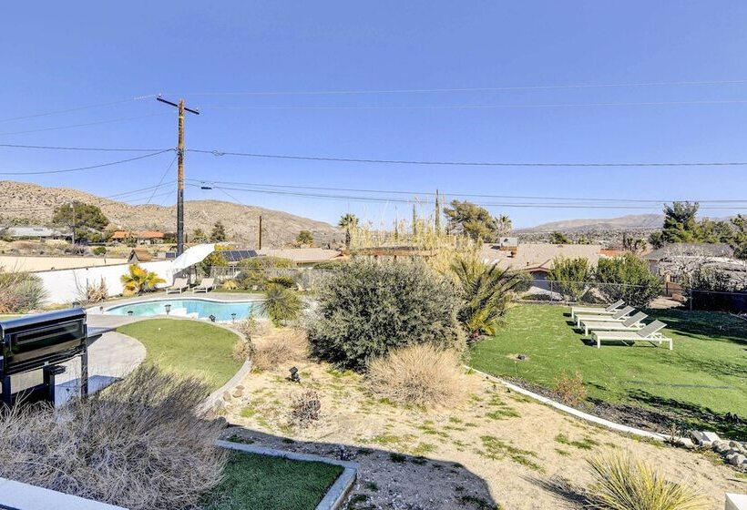 Tranquil Home W/ Pool 14 Mi To Joshua Tree!