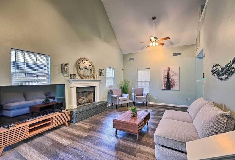 Tranquil Retreat W/ Dock On Lake Hamilton!