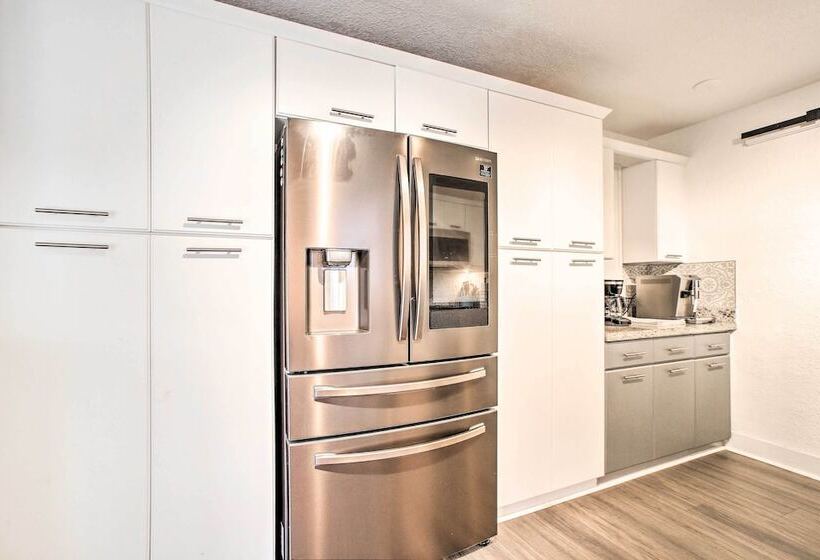 Tropical Home W/ Outdoor Oasis: 2 Mi To Beach