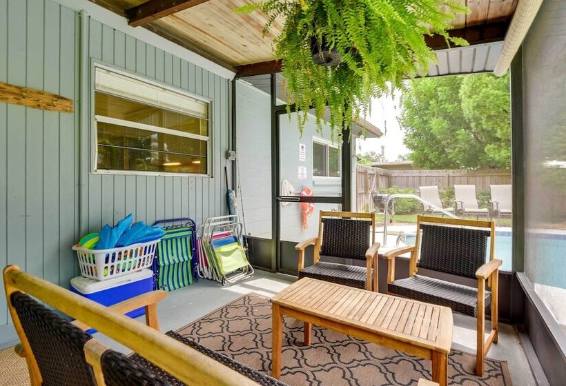 Uncle Louie S Gulf Coast Retreat W/ Outdoor Oasis!