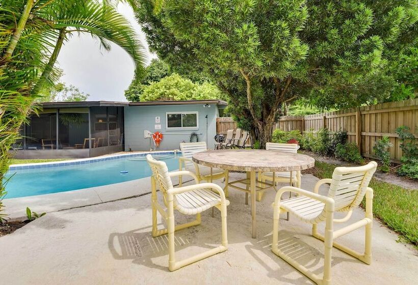 Uncle Louie S Gulf Coast Retreat W/ Outdoor Oasis!