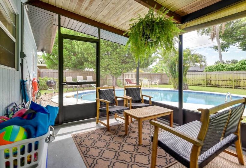 Uncle Louie S Gulf Coast Retreat W/ Outdoor Oasis!