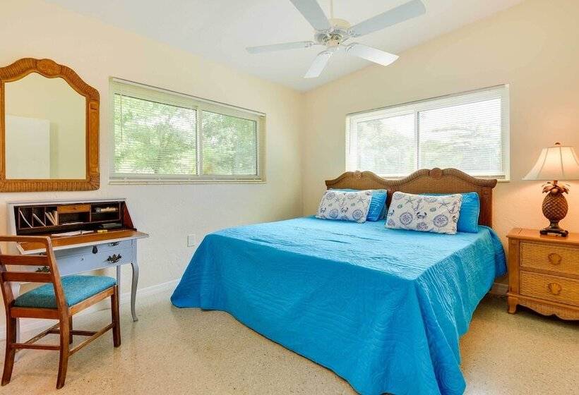 Uncle Louie S Gulf Coast Retreat W/ Outdoor Oasis!