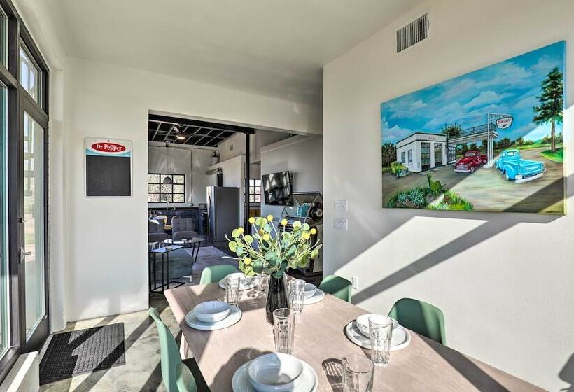 Unique Texas Home In Converted Gas Station!