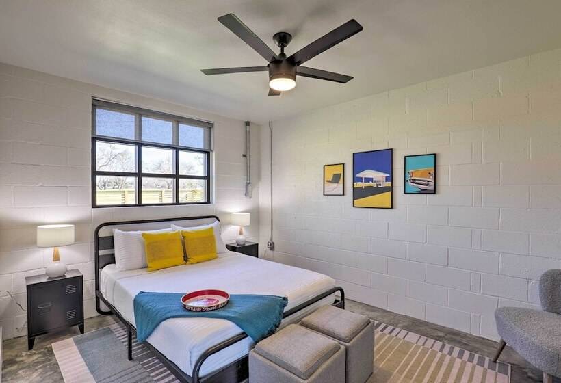 Unique Texas Home In Converted Gas Station!