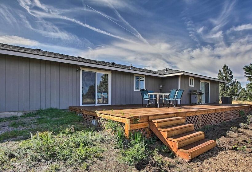 Updated Farmhouse W/ Deck On Central Oregon Canal!