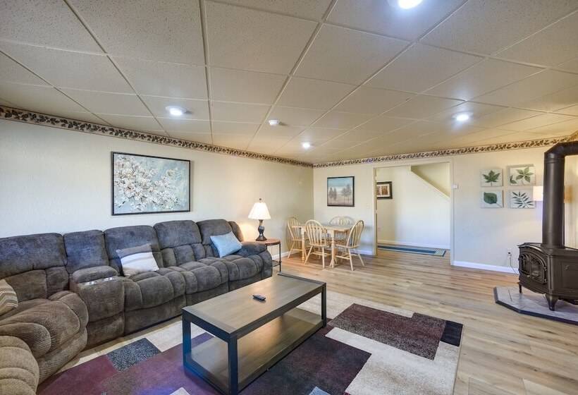 Updated Springs Home   3 Mi To Garden Of The Gods!