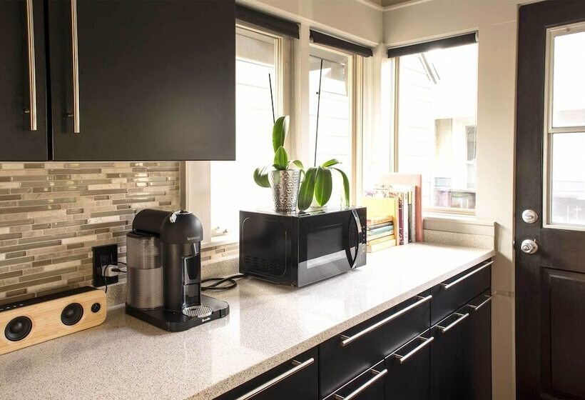 Updated Tacoma Home W/ Patio: 3 Mi To Downtown