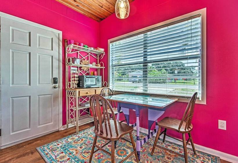 Vibrant Pcb Bungalow W/ Patio   Walk To The Beach!
