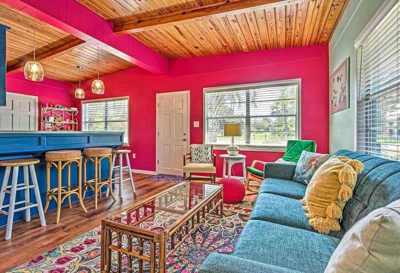 Vibrant Pcb Bungalow W/ Patio   Walk To The Beach!