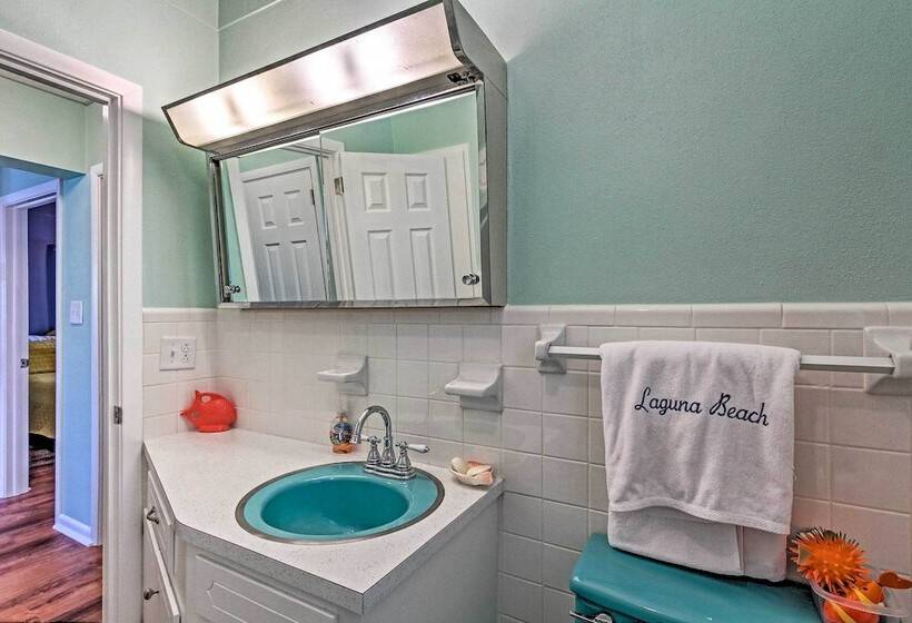 Vibrant Pcb Bungalow W/ Patio   Walk To The Beach!