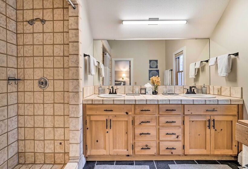 Warm Truckee Cabin On Northstar Shuttle Route