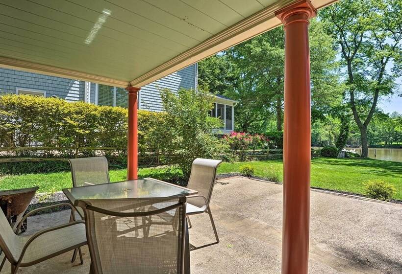 Waterfront Annapolis Home: Fire Pit & Fishing Pier