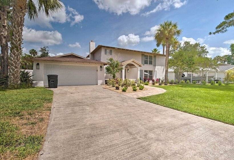 Waterfront Crystal River Home W/ Boat Dock!