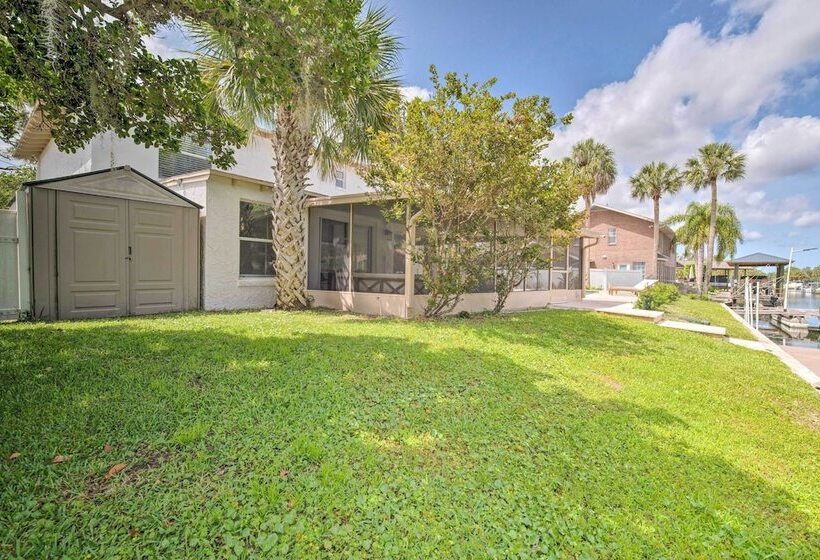 Waterfront Crystal River Home W/ Boat Dock!