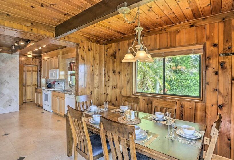 Lakefront Home W/ Game Room, Kayaks, & Fire Pit