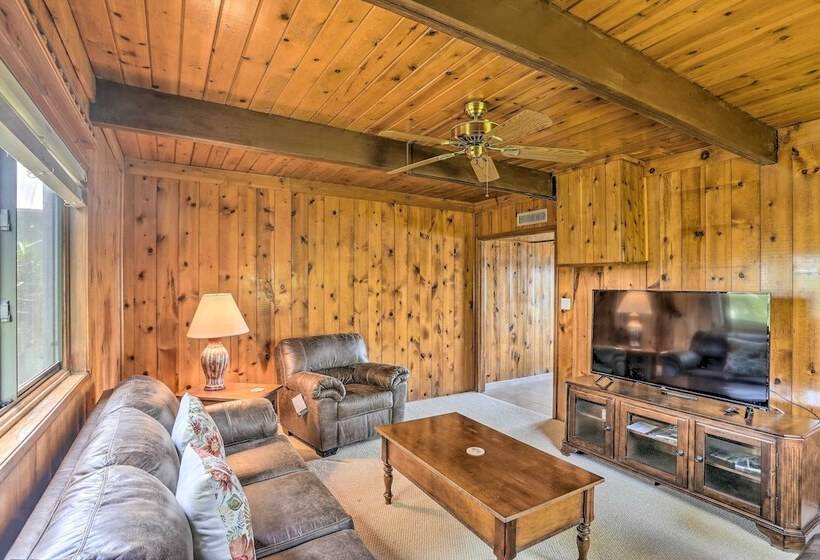 Lakefront Home W/ Game Room, Kayaks, & Fire Pit