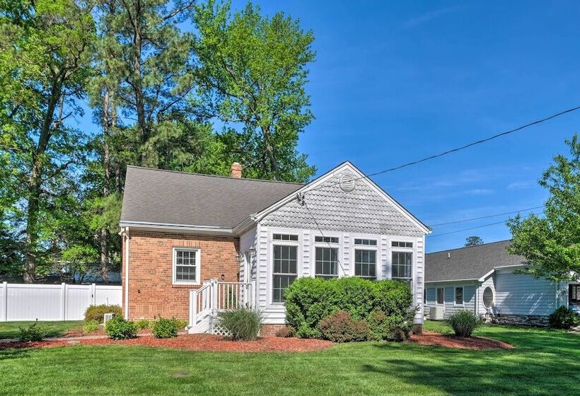 Waterfront North Beach Home ~ 2 Mi To Beach!