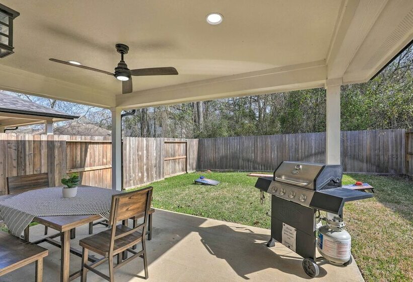 Well Appointed Montgomery Home W/ Fenced Yard