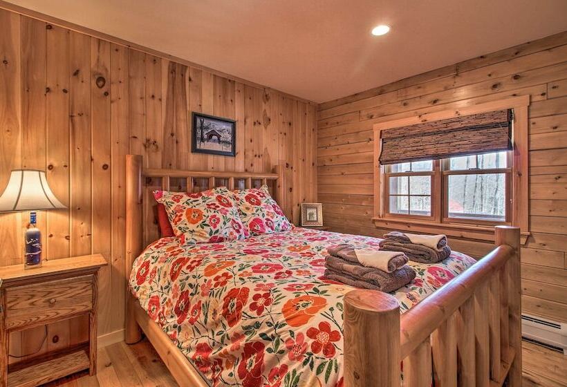 West Dover Cabin W/ Game Room, 4 Mi To Mt Snow!
