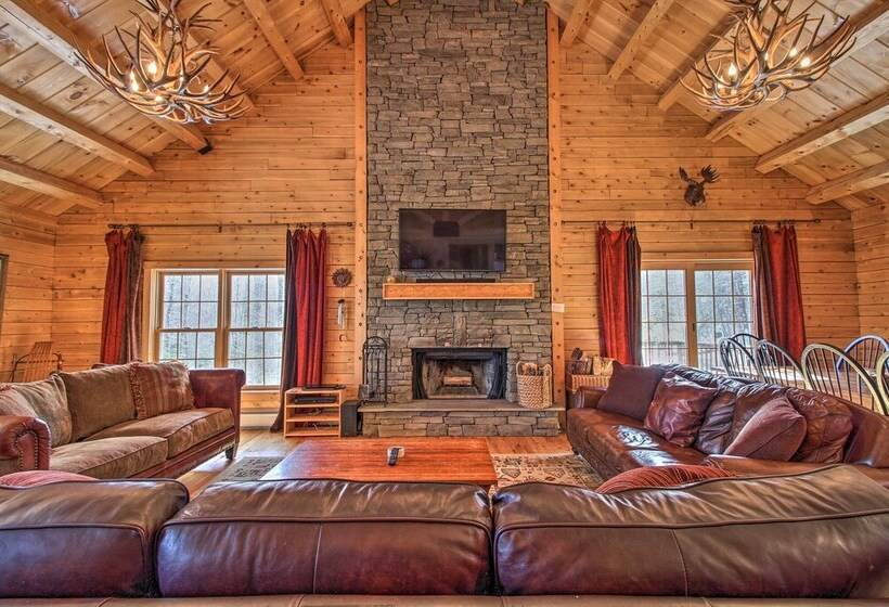 West Dover Cabin W/ Game Room, 4 Mi To Mt Snow!