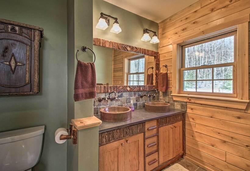 West Dover Cabin W/ Game Room, 4 Mi To Mt Snow!
