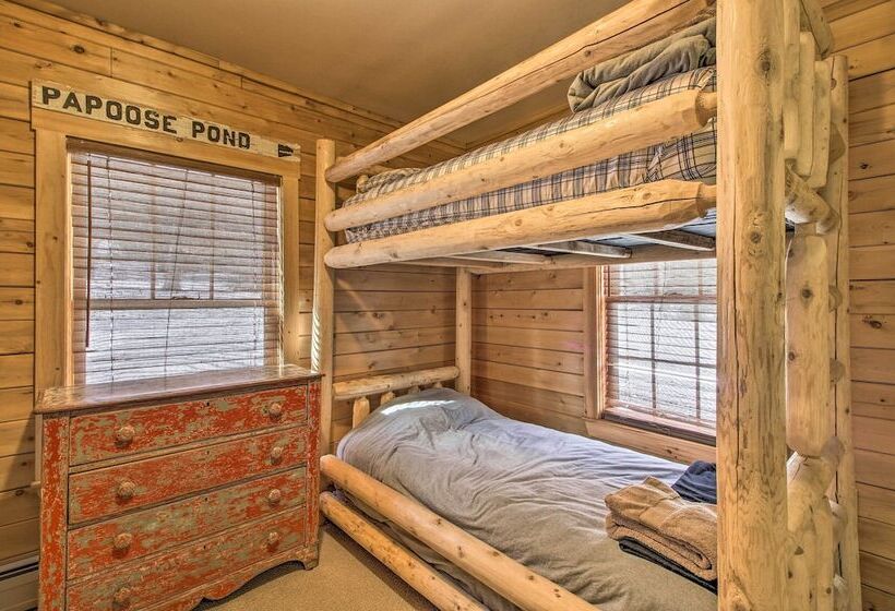 West Dover Cabin W/ Game Room, 4 Mi To Mt Snow!