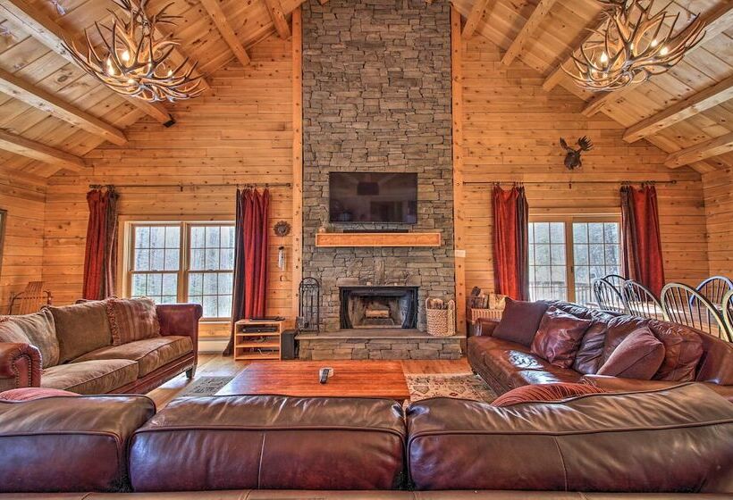 West Dover Cabin W/ Game Room, 4 Mi To Mt Snow!