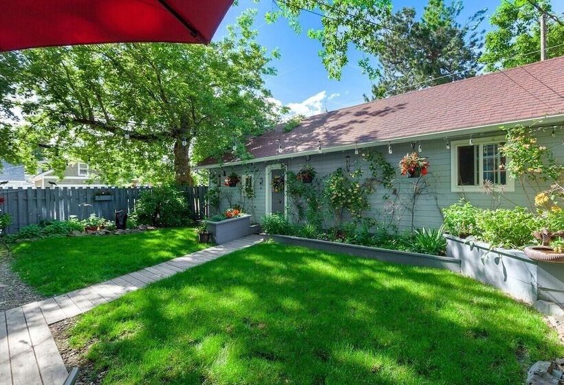 Whimsical Coeur D Alene Escape, Walk To Beach!