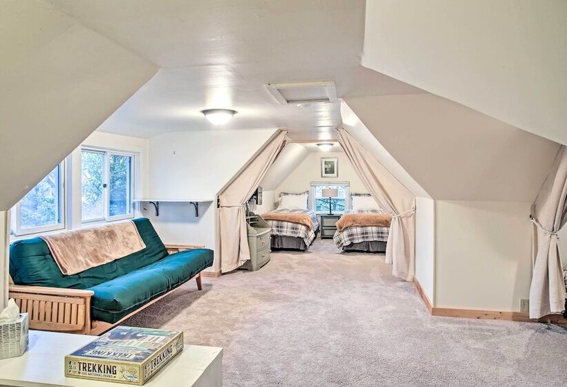 Whimsical Coeur D Alene Escape, Walk To Beach!