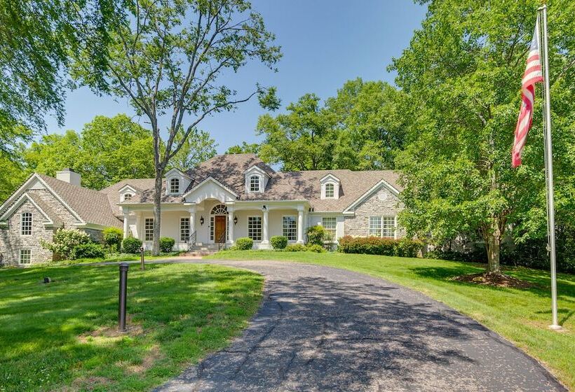Pool, Hot Tub & Outdoor Theater: Franklin Retreat