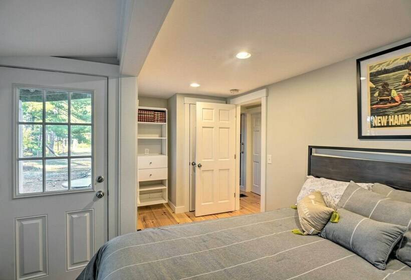 New London Cottage W/ Grill, Lake & Beach Access