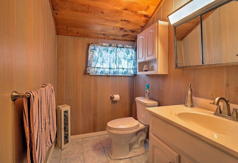 Near Hiking & Skiing: Home In Wilmington!