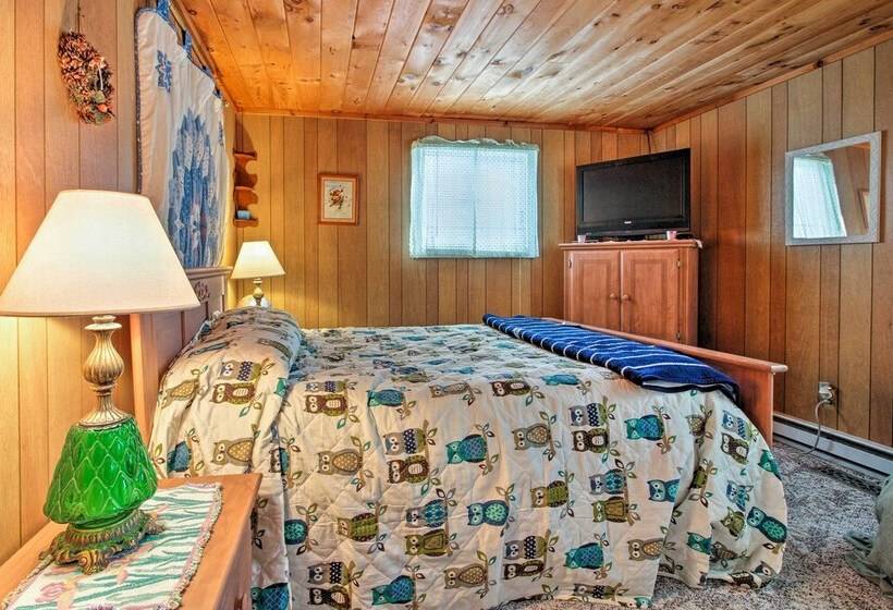 Near Hiking & Skiing: Home In Wilmington!