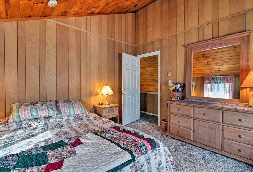 Near Hiking & Skiing: Home In Wilmington!