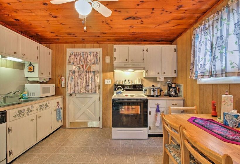 Near Hiking & Skiing: Home In Wilmington!