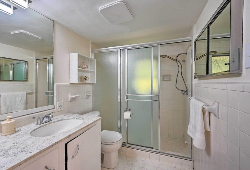 Winston Salem Retreat W/ Yard ~ 6 Mi To Dtwn!