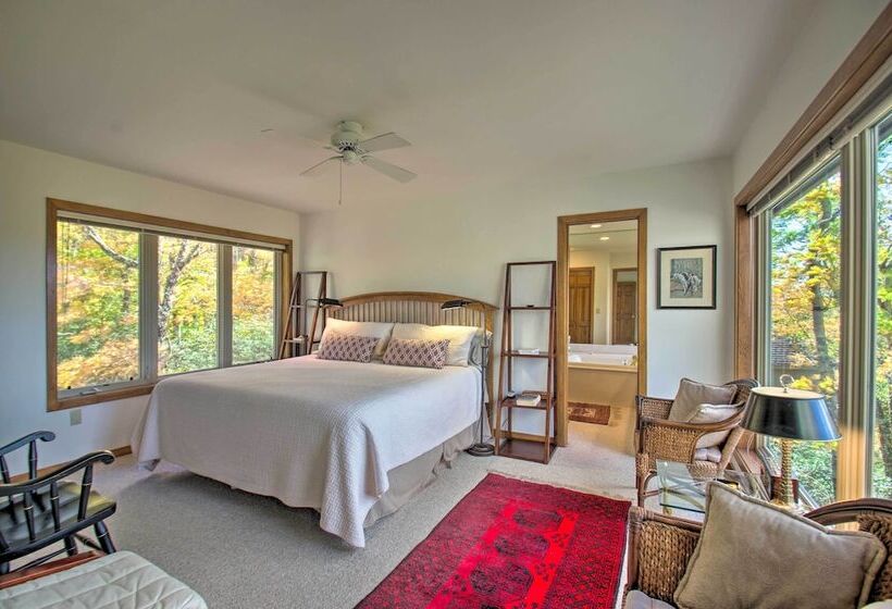 Wintergreen Resort Retreat: Ski, Hike, Golf!