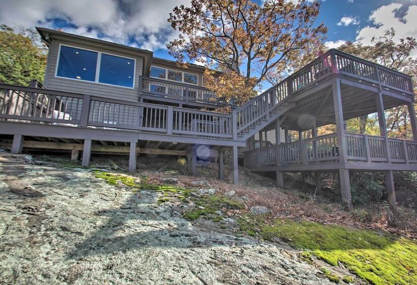 Wintergreen Resort Retreat: Ski, Hike, Golf!