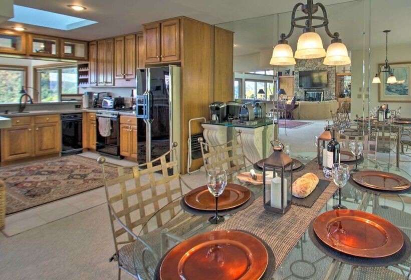 Wintergreen Resort Retreat: Ski, Hike, Golf!