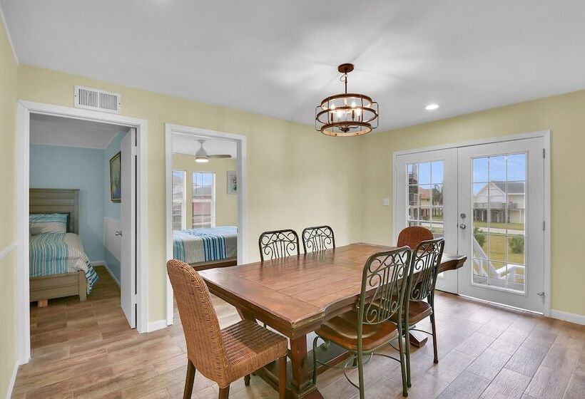 Wraparound Beach View Deck: Jamaica Beach Home