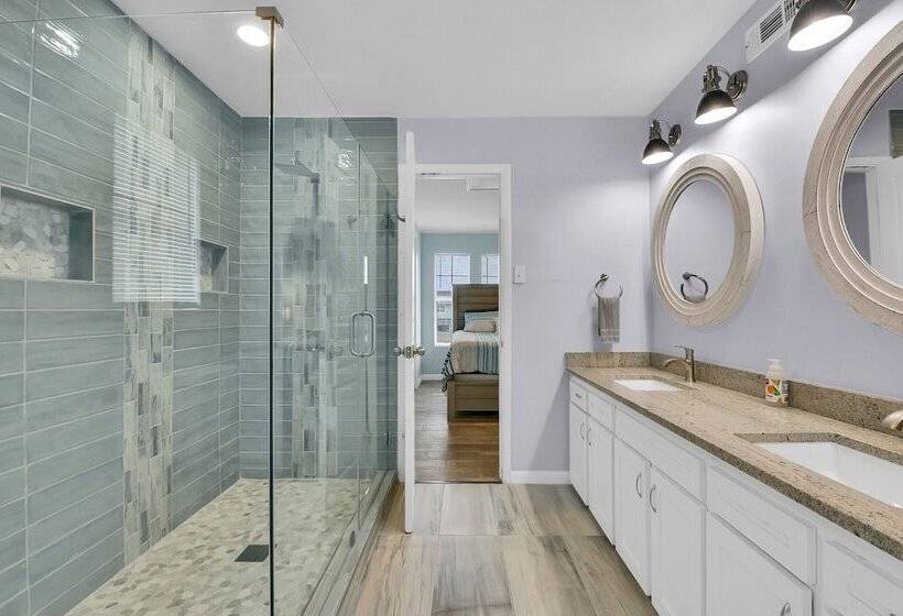 Wraparound Beach View Deck: Jamaica Beach Home