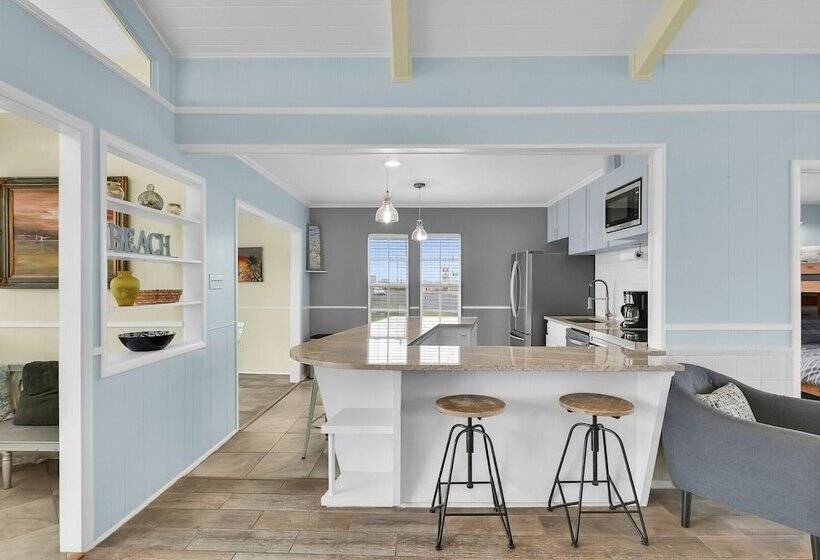 Wraparound Beach View Deck: Jamaica Beach Home