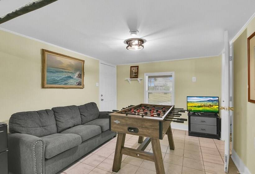 Wraparound Beach View Deck: Jamaica Beach Home